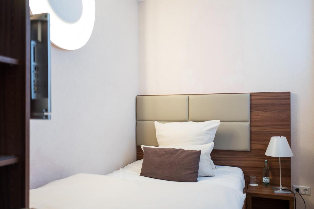 Base II - Das Bed & Breakfast Bei Basel Лёррах Экстерьер фото