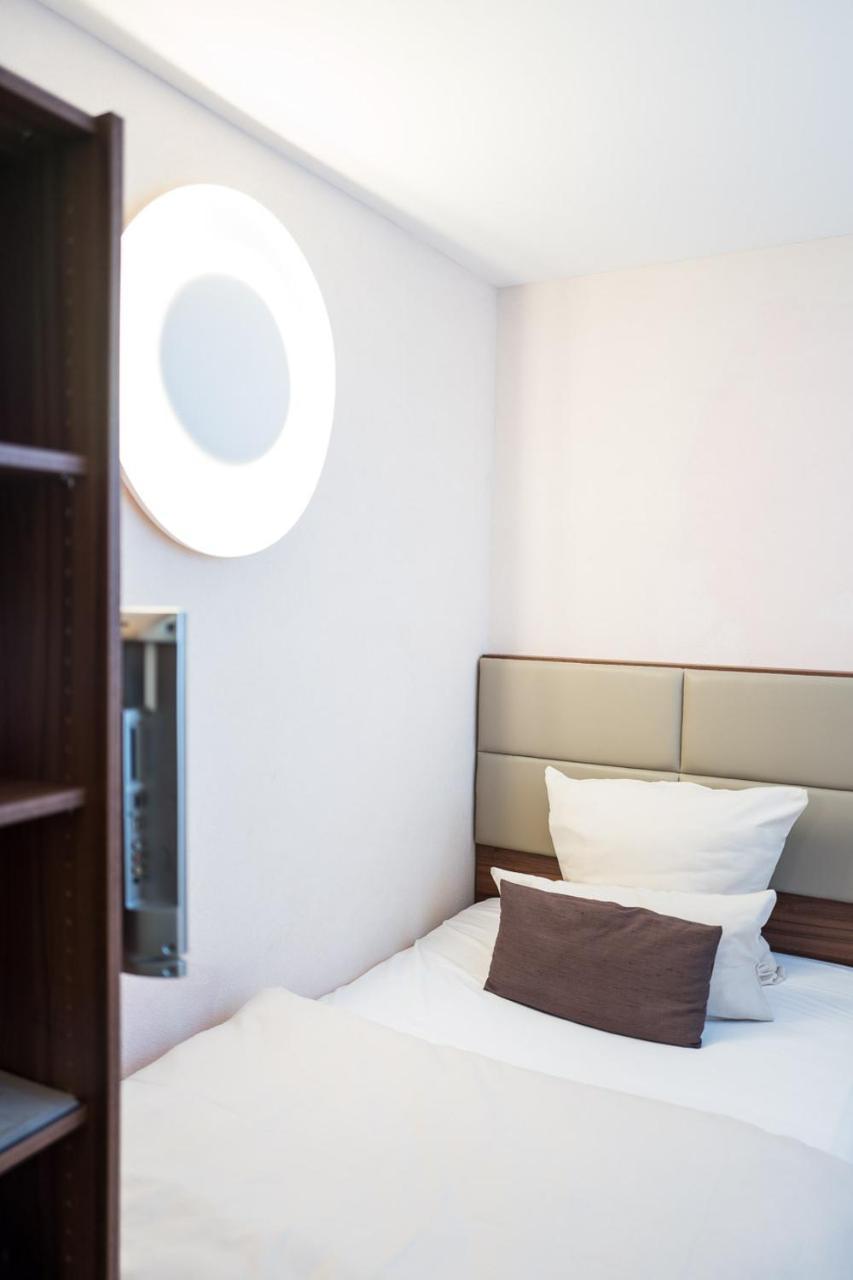Base II - Das Bed & Breakfast Bei Basel Лёррах Экстерьер фото